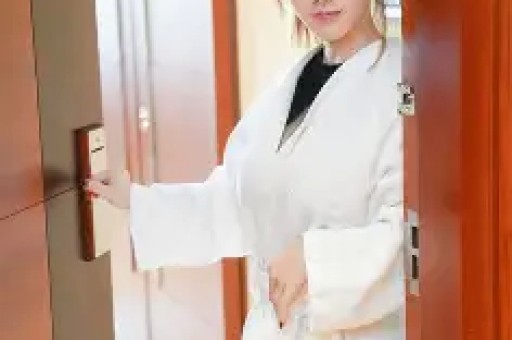 TikTok千万粉女网红患白血病！3年没喝水 天天喝奶茶
