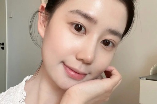 一天连爆五条娱乐瓜恋爱官宣、剧情反转、私密事全曝光翻遍热搜才看明白这出闹剧里最该挨骂的其实是那位狗仔